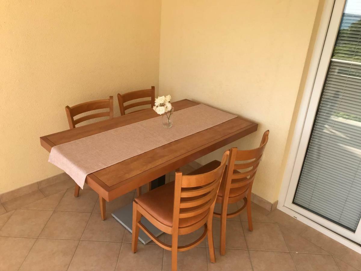 Apartmani Bruno Vrsi Exteriör bild